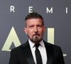 Saiba como Antonio Banderas cuida do seu corpo e do seu coração atualmente