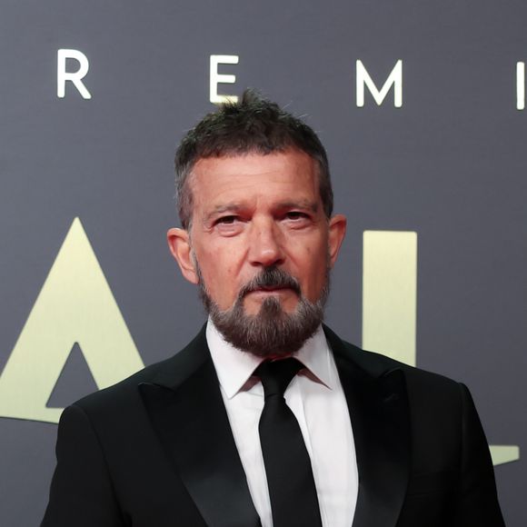 Saiba como Antonio Banderas cuida do seu corpo e do seu coração atualmente