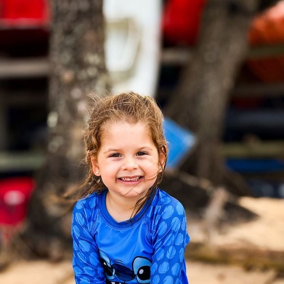 Maria Flor declara que está com saudade do pai, Zé Felipe