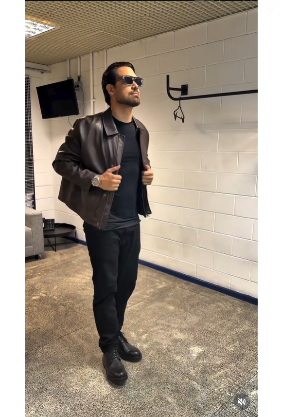 Brígido aposta no clássico biker com couro e visual de autoridade masculina para a final do 'BBB 26'