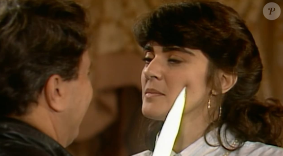 Reato consegue provocar mais uma tragédia ao matar Guida (Monica Torres) após recuperar os 300 mil dólares.