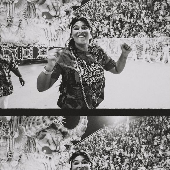 Apaixonada pelo Carnaval, Giulia Costa se divertiu muito na avenida e acompanhou a mãe em todos os momentos