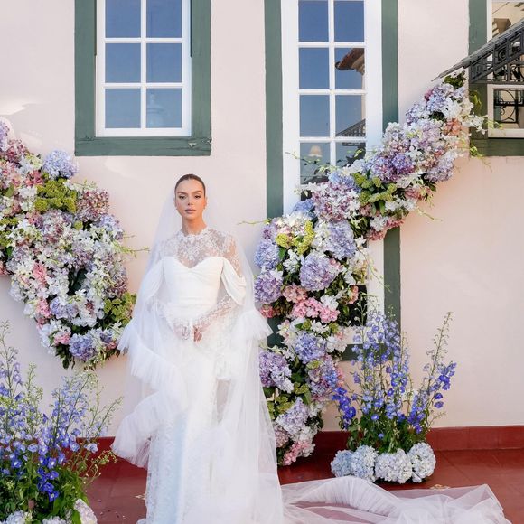 Vestido de Giovanna Lancellotti tem corpo em renda francesa