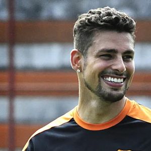 2012: bem padrão, Cauã Reymond deu vida ao jogador de futebol Jorginho em 'Avenida Brasil'