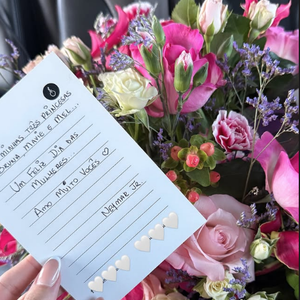 Presente de Neymar para a namorada e filhas foi um buquê de flores