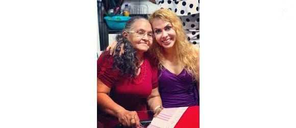 Joelma com a mãe, Maria de Nazaré