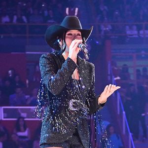 A cantora Ana Castela se destaca pelo estilo country fashionista