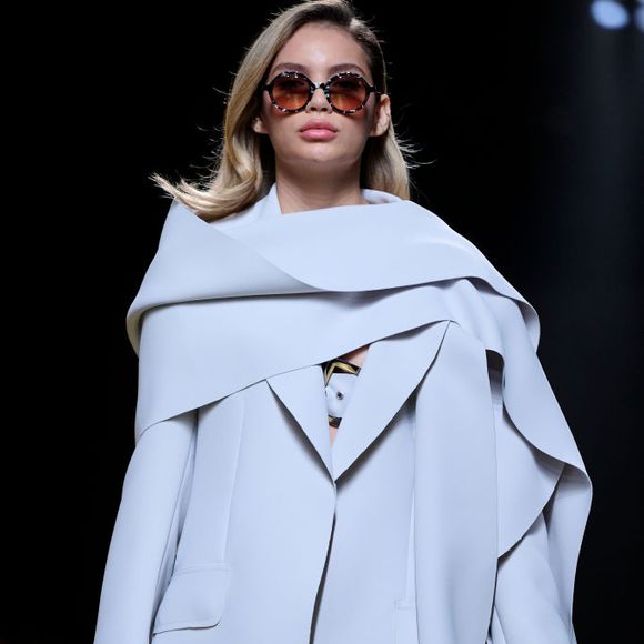 Gabriely Miranda, mulher de Endrick, estreia na Semana de Moda de Madrid