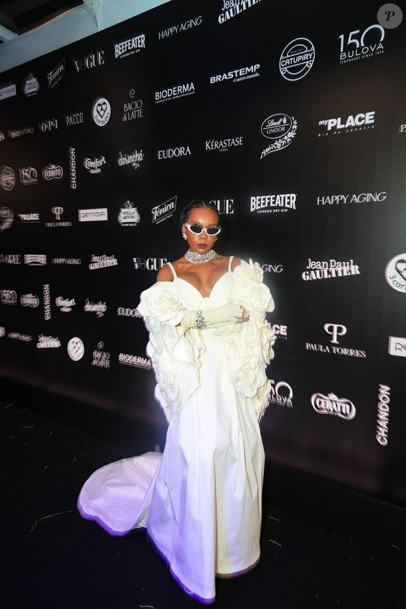 Thelma Assis, campeã do 'BBB 20', se inspirou no look de Rihanna no Met Gala 2023