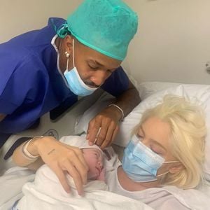 Éder Militão é pai da filha de Karoline Lima, que atualmente está namorando Léo Pereira