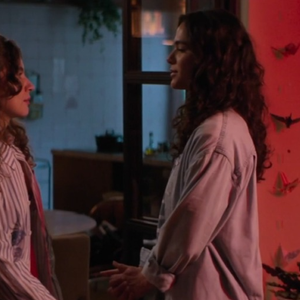 Os beijos de Bruna Marquezine e Alanis Guillen na segunda temporada de Amor da Minha Vida provocaram elogios e críticas no X
