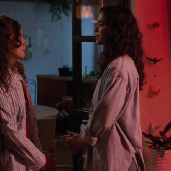 Os beijos de Bruna Marquezine e Alanis Guillen na segunda temporada de Amor da Minha Vida provocaram elogios e críticas no X