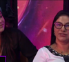 Ana Paula Renault foi às lágrimas ao ver a imagem da madrasta, Ana, e da irmã, Maria Aparecida, durante a final do ‘BBB 26’ nesta terça-feira (21)