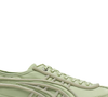 O Onitsuka Tiger Mexico 66 SD Exposed Foam Jade Verde combina a silhueta tradicional da marca japonesa com acabamento contemporâneo e uma tonalidade verde que lembra um sorvete de matcha, por R$ 899,00 no site da LowBank