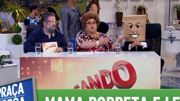 Ex-'A Praça É Nossa' amputa parte da perna após grave infecção, surge de cadeira de rodas e desabafa: 'Machucadinho virou uma bolha'