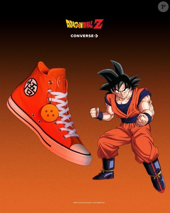 A Converse lançou uma edição limitada de tênis inspirada em Dragon Ball Z, com o personagem Goku como destaque. O modelo Chuck Taylor All Star Cano Alto Laranja combina a silhueta clássica da marca com detalhes que remetem ao universo do anime.