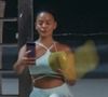 Maria de Fátima apareceu com um conjuntinho fitness da mesma cor, coincidentemente (ou não), no capítulo exibido neste sábado (26)