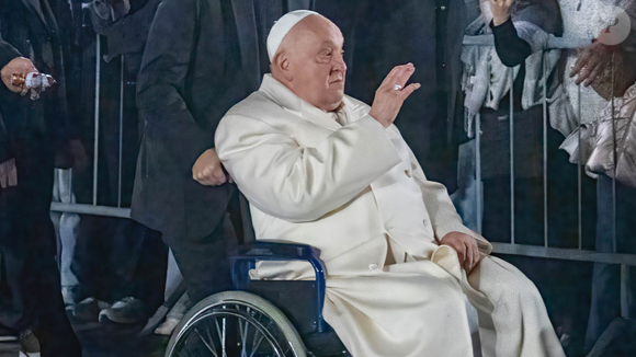 Antes do Angelus deste fim de semana, a Sala de Imprensa da Santa Sé declarou que “por enquanto, o Angelus dominical acontecerá como nos domingos anteriores”.