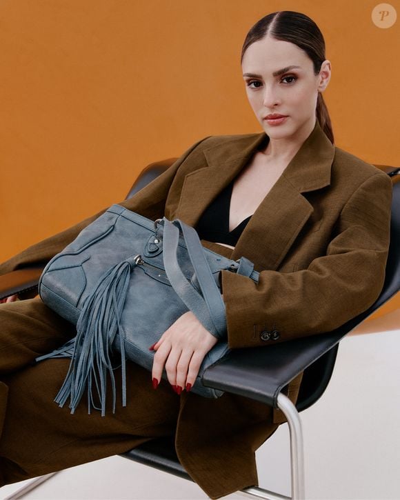 'O corpo precisa estar à vontade', destaca Isabelle Drummond ao falar sobre estilo e maturidade