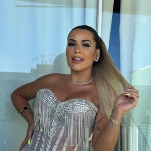 Deolane Bezerra conquistou ainda mais fama após a participação e 'A Fazenda'