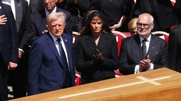 Poucos notaram, mas uma atitude polêmica de Donald Trump no funeral do Papa Francisco está gerando revolta: 'Não conseguiu ser respeitoso'