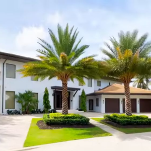 A mansão de Lionel Messi em Fort Lauderdale reúne arquitetura ultramoderna, acesso direto ao mar e estrutura digna de resort de luxo