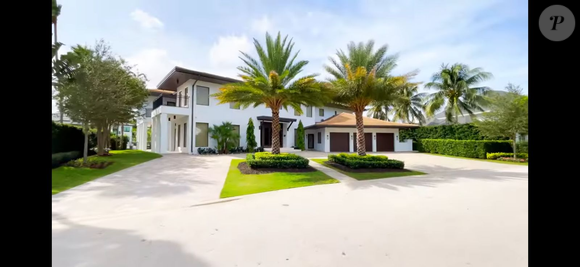 A mansão de Lionel Messi em Fort Lauderdale reúne arquitetura ultramoderna, acesso direto ao mar e estrutura digna de resort de luxo