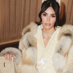 'Hermès é cruel': Kim Kardashian usa bolsa de luxo feita com couro de elefante em série e levanta polêmica fashion na web