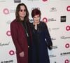 A filha do astro britânico foi enfática ao afirmar que Ozzy está vivo e que, apesar dos desafios trazidos pela doença, ele continua enfrentando a situação com coragem. “Sim, ele tem Parkinson, e sim, a mobilidade dele está completamente diferente do que costumava ser, mas ele não está morrendo”, garantiu.