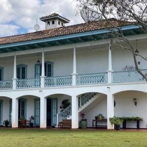 A Fazenda Primavera, de Ana Maria Braga, tem 376 hectares e é composta por um casarão construído em 1960