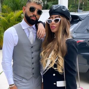 Segundo Leo Dias, Gabigol curtiu o Réveillon em Trancoso acompanhado de uma mulher que não era Rafaella Santos, irmã de Neymar.
