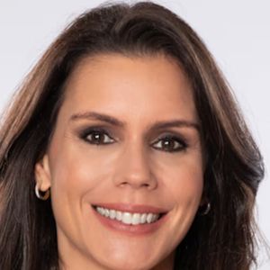 Camila Busnello substitui Carolina Ferraz no comando do 'Domingo Espetacular'