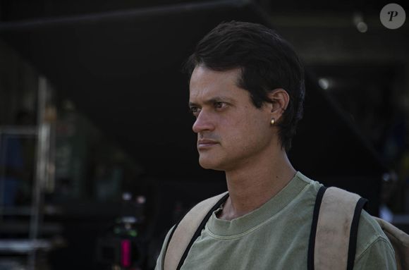 Odete Roitman (Debora Bloch) deixa Maria de Fátima (Bella Campos) sozinha com um desconhecido, Celso (Alamo Facó), em fábrica desativada na novela 'Vale Tudo', capítulo de 4 de outubro de 2025, sábado