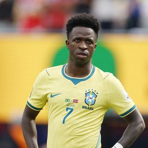 Ronaldo Fenômeno desmentiu ter falado sobre Ancelotti e Vinicius Jr. após a eliminação do Brasil na Copa 2026 e classificou os rumores como fake news