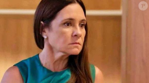 'Mania de Você' sai do perigo com ajuda de Adriana Esteves em capítulo intenso. Nesta quinta-feira, 25, cena em que Mércia (Adriana Esteves) vende o Albacoa, a novela conquistou 22,6 pontos.