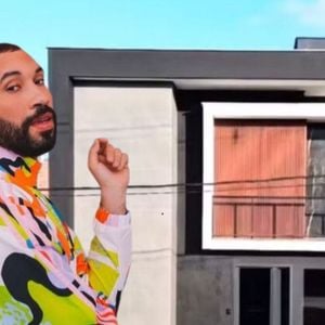 A declaração de Gil do Vigor sobre crianças na Parada LGBTQIAPN+ reacendeu discussões sobre preconceito, censura e diversidade no Brasil. O posicionamento acontece após a aprovação, em primeira votação, de um projeto que prevê multas e restrições a eventos LGBTQIAPN+ em São Paulo