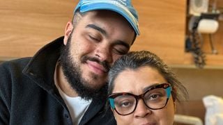 Filho de Preta Gil ganha conforto da namorada, ex-BBB Alane Dias, após morte da mãe por câncer: 'Luz dela vai te iluminar'