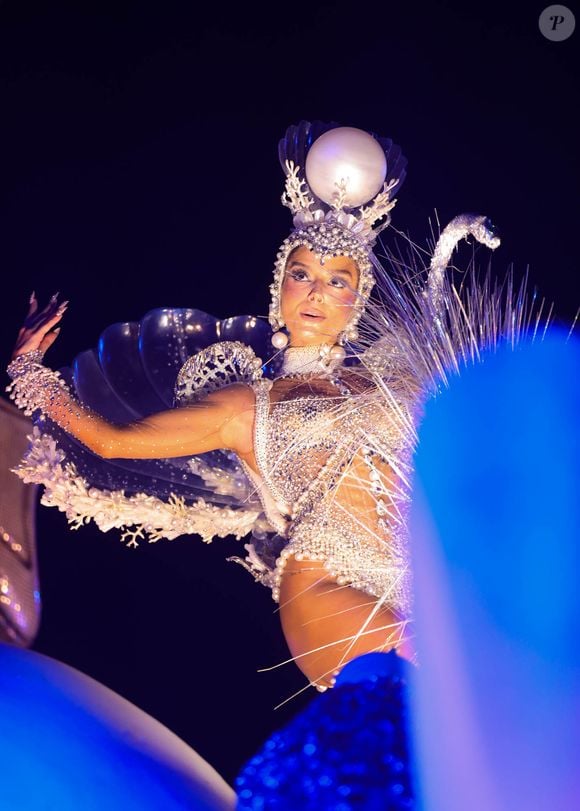 Giovanna Lancellotti foi destaque da Beija-Flor novamente