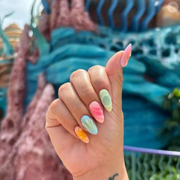 Unhas decoradas com arte em 3D para apostar na primavera