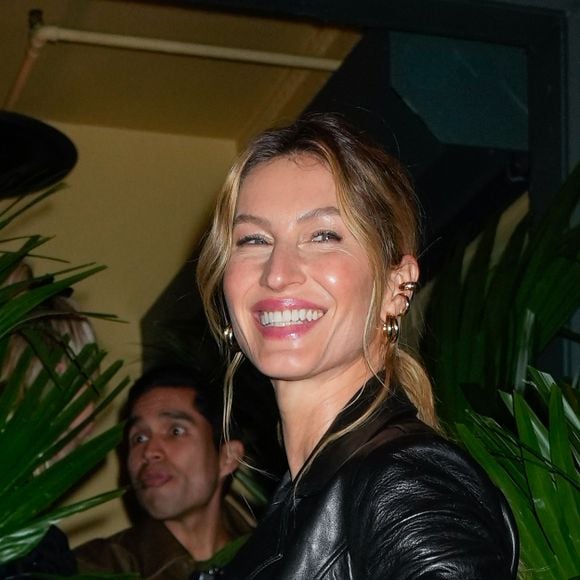 Gisele Bündchen reforça uma abordagem holística de beleza inspirada por suas raízes brasileiras