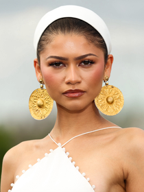 Joia milenar iraniana de 3.000 anos instaura polêmica em Hollywood: por que o detalhe no look de Zendaya para o filme 'A Odisseia' indignou arqueólogos