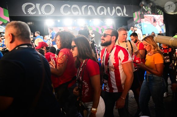 Marcelinho Calil (chefão da Viradouro) e Marcella Alves (porta bandeira do Salgueiro) são vistos indo embora juntos após apuração do Carnaval 2025