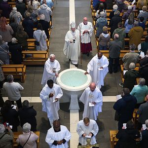 Glasgow, Escócia: o bispo William Nolan, arcebispo de Glasgow, celebra a missa na Catedral Metropolitana de Santo André