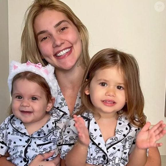 Virginia Fonseca em foto com as filhas, Maria Alice e Maria Flor
