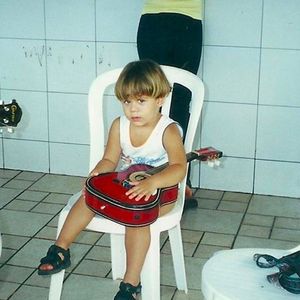 Zé Felipe é filho do cantor Leonardo e, por isso, sempre foi famoso desde criança