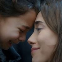 Carregada de emoção, novela 'Mãe' promove reencontro emocionante de Melek e Zeynep após falsa morte da criança
