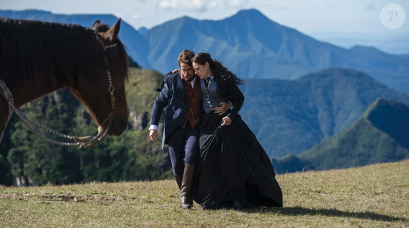 Melissa mente para ficar com Felipe em 'Além do Tempo'