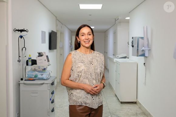 O Purepeople convidou a endocrinologista Sandra Campos, do Hospital Unique, em Goiânia, para tirar dúvidas sobre a tireoidite de Hashimoto. Confira na reportagem