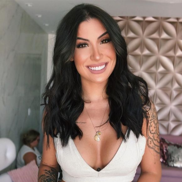 Bianca Andrade já pintou cabelo de castanho escuro