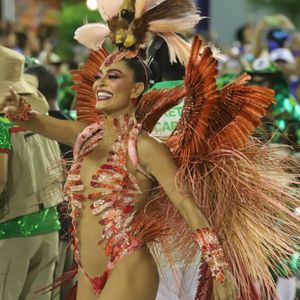 Juliana Paes ficou sete anos longe da Sapucaí; ela foi rainha de bateria da Grande Rio em 2018 e 2019